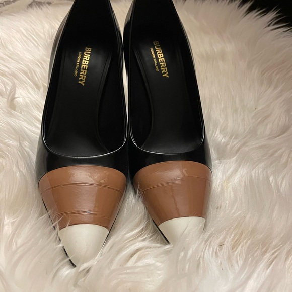 NWT Burberry Annalise heels - Picture 4 of 4